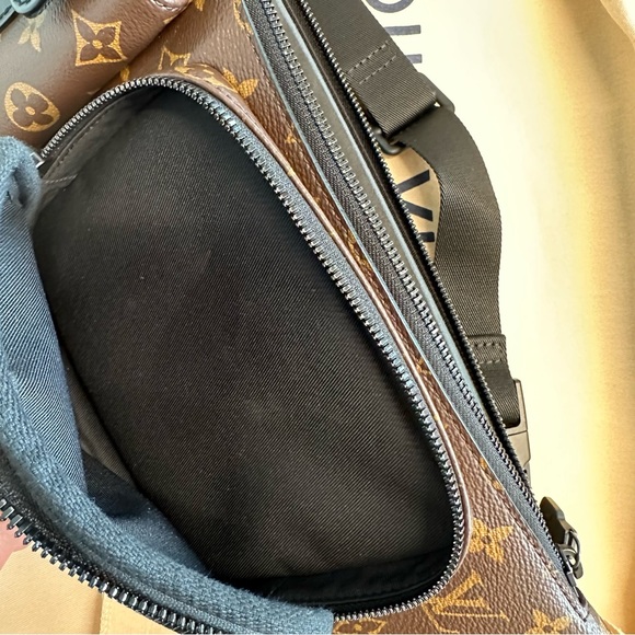 Louis Vuitton Christopher Bumbag Monogram Brown - Picture 13 of 15